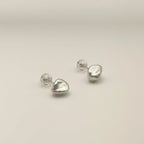 Vue rapprochée de boucles d'oreilles perles baroques naturelles argent 925 5-9mm, par Bijou Nacré