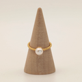 TRESSE DORÉE. Round Pearl Twisted Ring - Gold