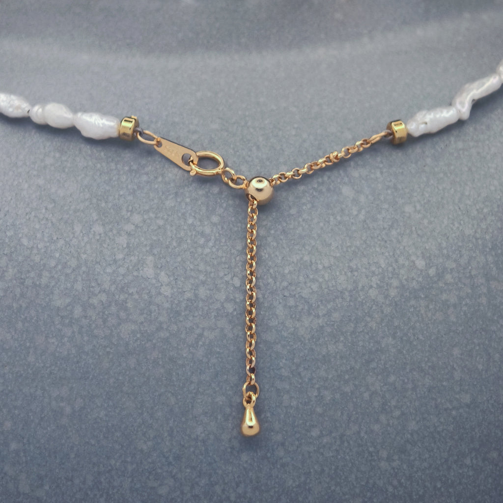 GRAINS NACRÉS. Keshi Pearl Long Necklace - Gold