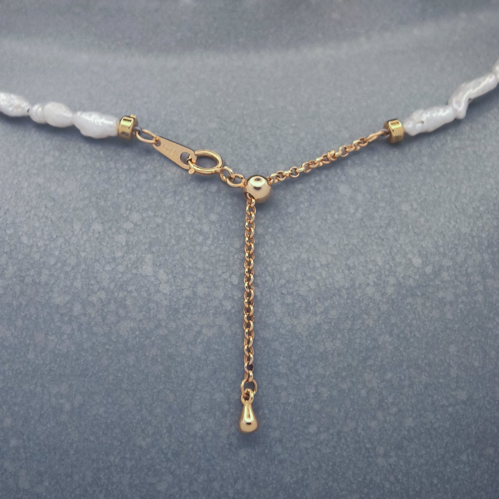 GRAINS NACRÉS. Keshi Pearl Long Necklace - Gold