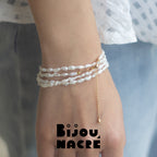Vue alternative d'un collier long perles baroques or, par Bijou Nacré