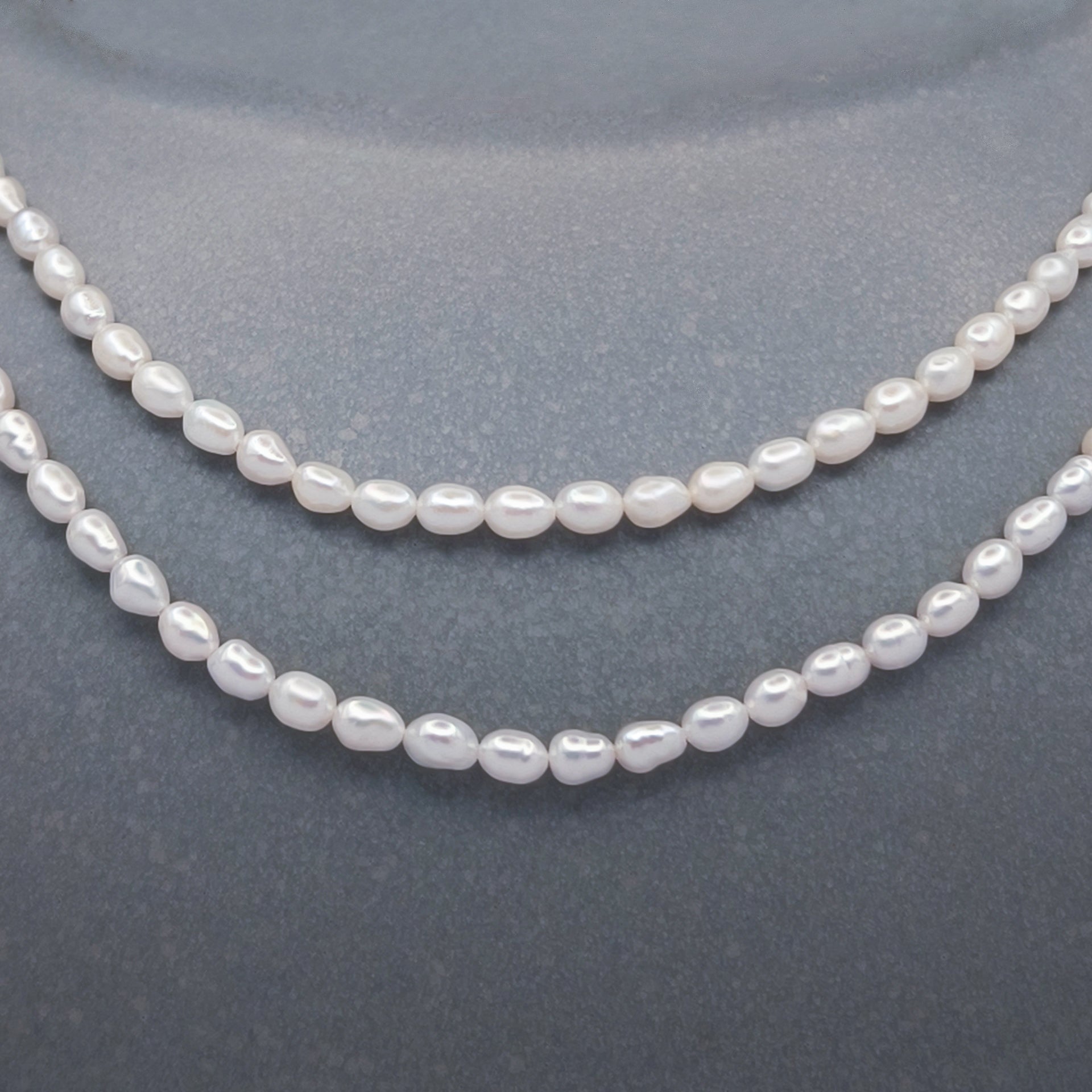 ONDES BAROQUES. Oval Pearl Long Necklace - Silver