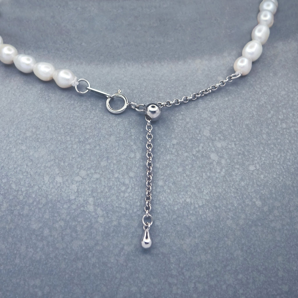 ONDES BAROQUES. Oval Pearl Long Necklace - Silver
