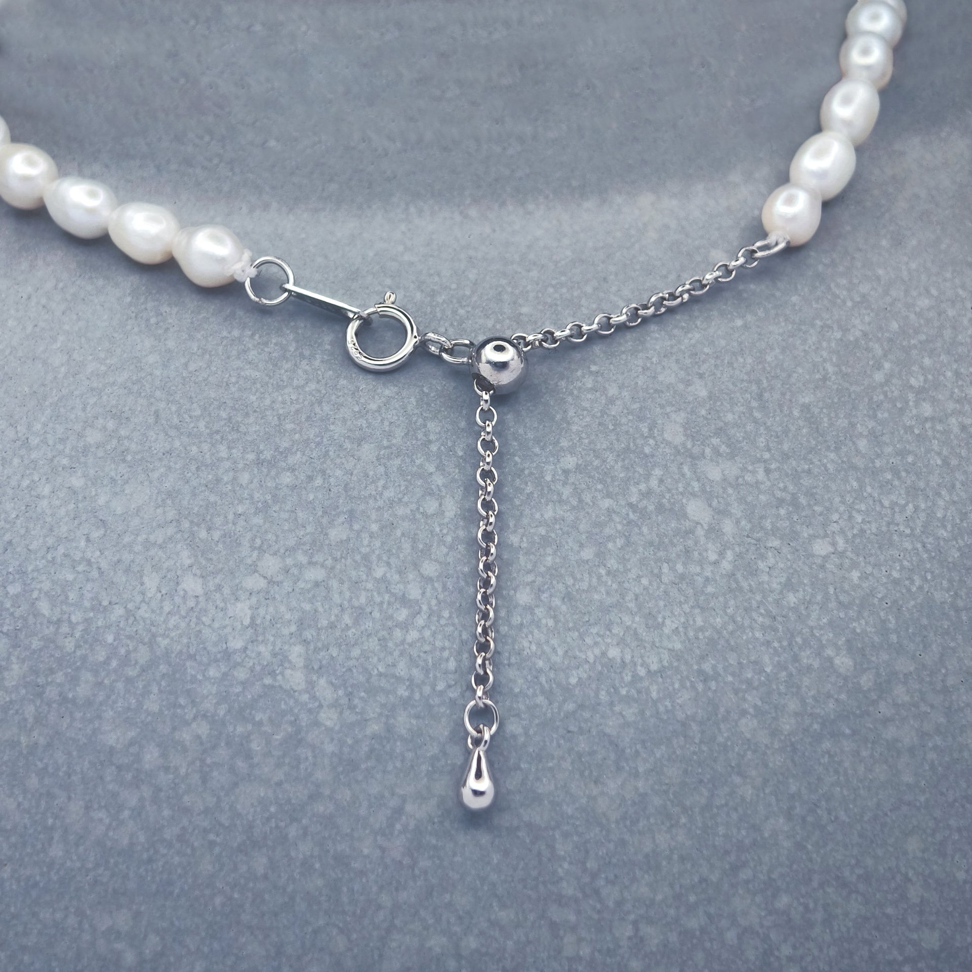 ONDES BAROQUES. Oval Pearl Long Necklace - Silver