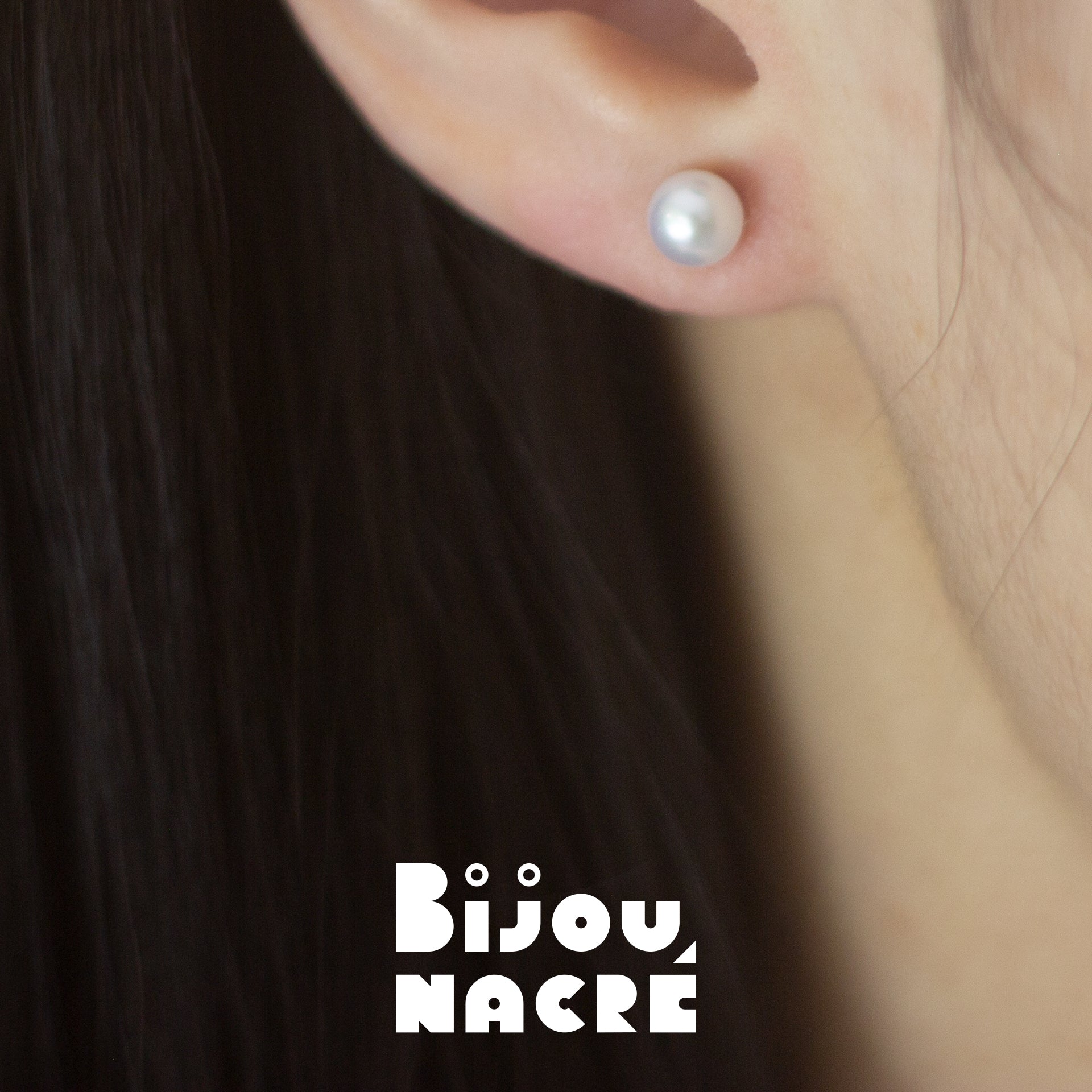 CLASSIC. Round Pearl 5mm Stud Earrings - Silver