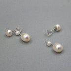 Vue rapprochée de boucles d'oreilles goutte argent 925 avec perles d'eau douce mélangées, par Bijou Nacré