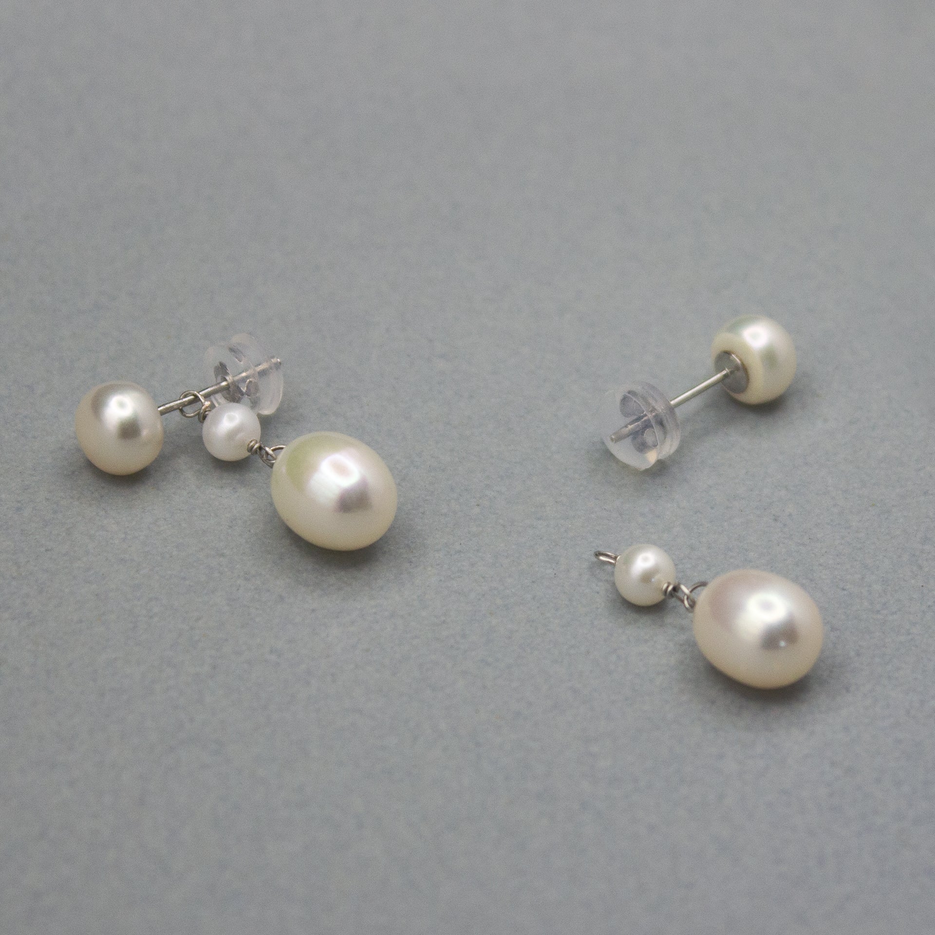 GOUTTES BAROQUES. Cabochon Droplet Pearl Stud Earrings - Silver