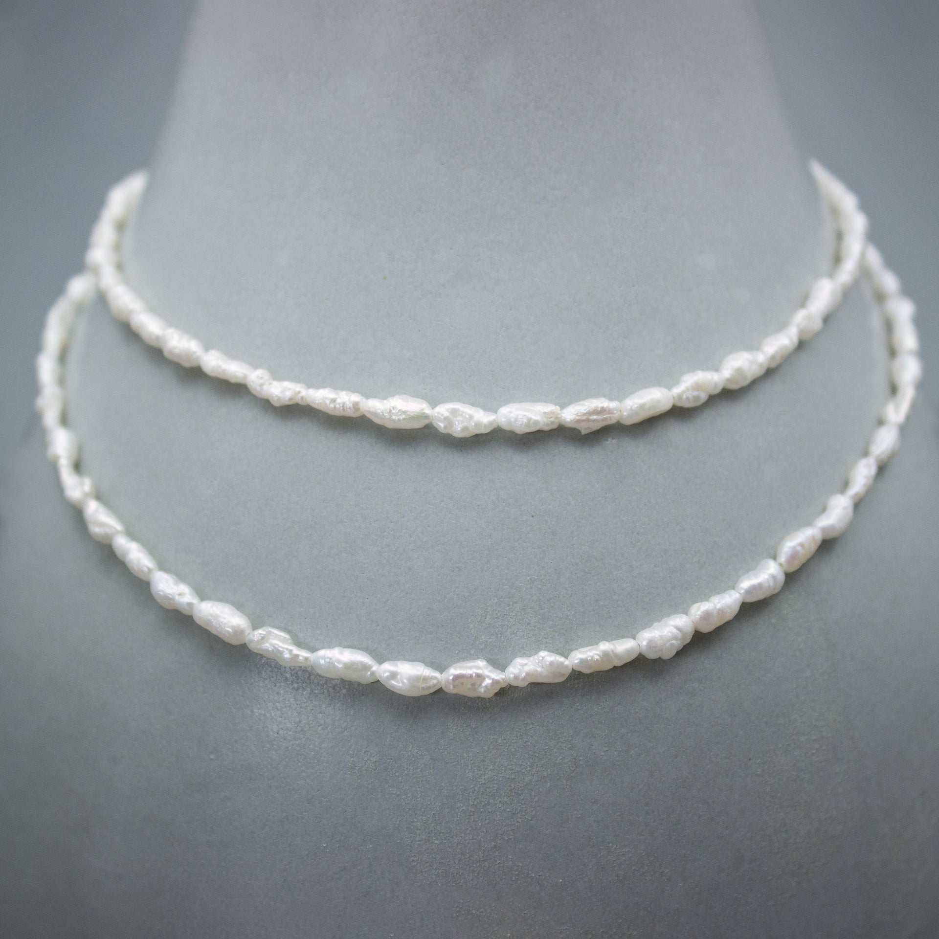 GRAINS NACRÉS. Keshi Pearl Long Necklace 65cm - Gold