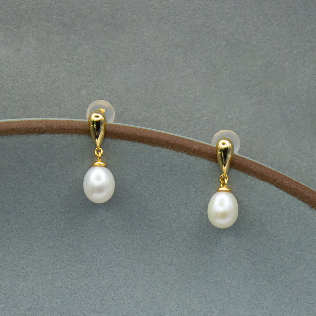 GRANDES LARMES DORÉES. Boucles d'oreilles perle oblongue goutte renversée - Plaqué Or