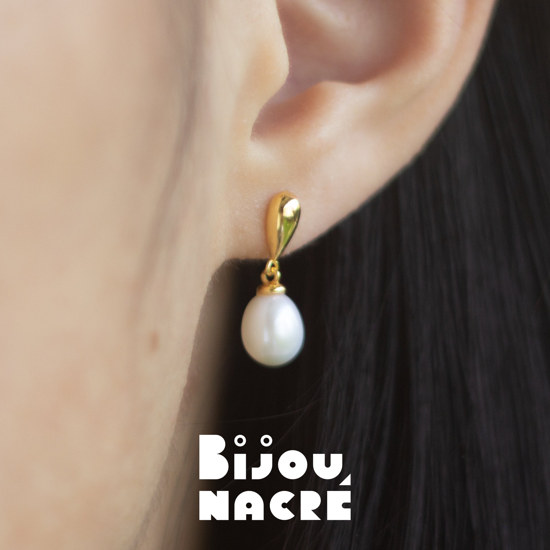 GRANDES LARMES DORÉES. Boucles d'oreilles perle oblongue goutte renversée - Plaqué Or